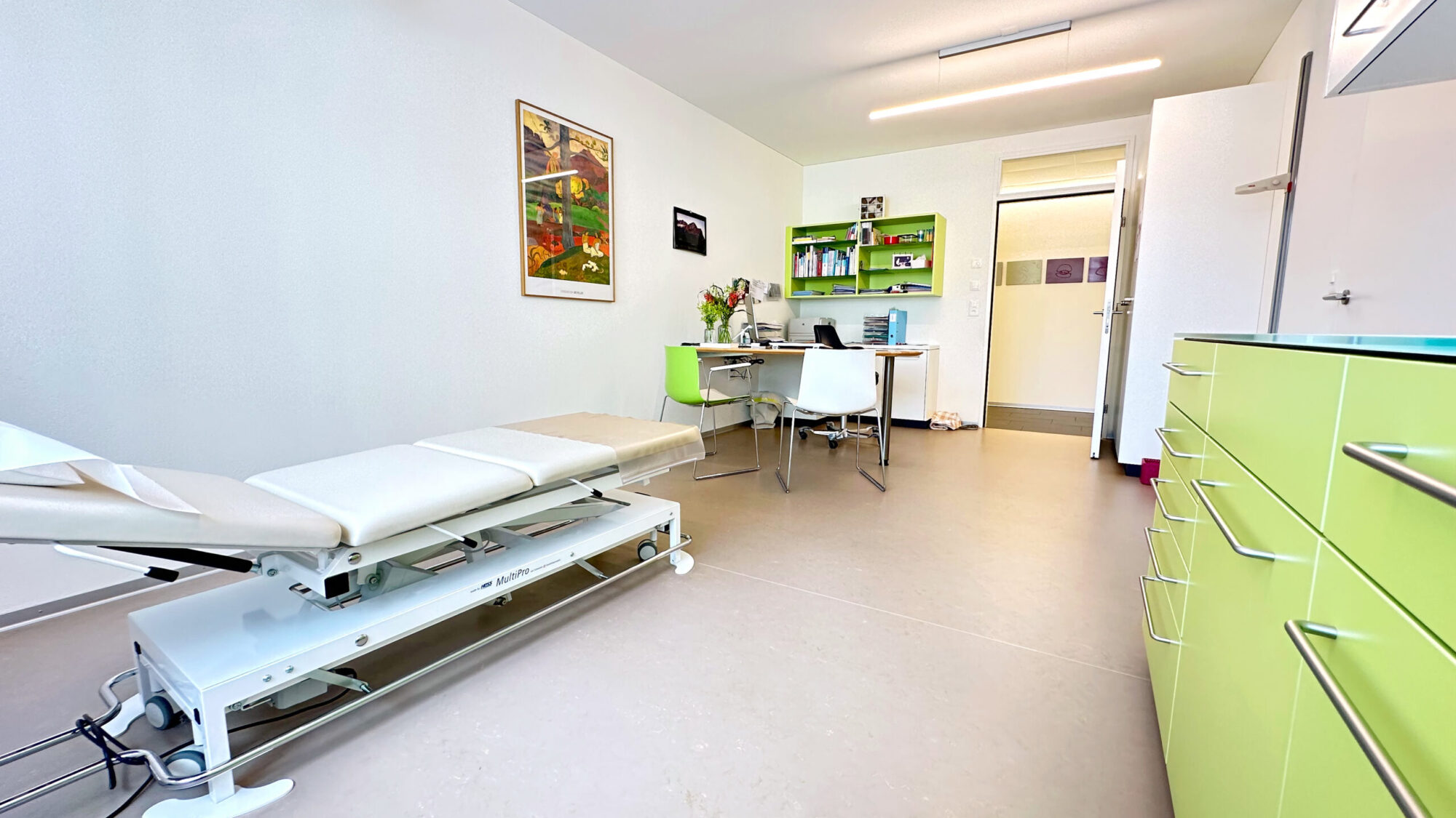 Arztpraxis GIZ AG - Hausarzt - Ärztezentrum Fehraltorf. Dr. med. Renata Schuler, Dr. med. Bettina Naef - Telefon 044 954 15 54